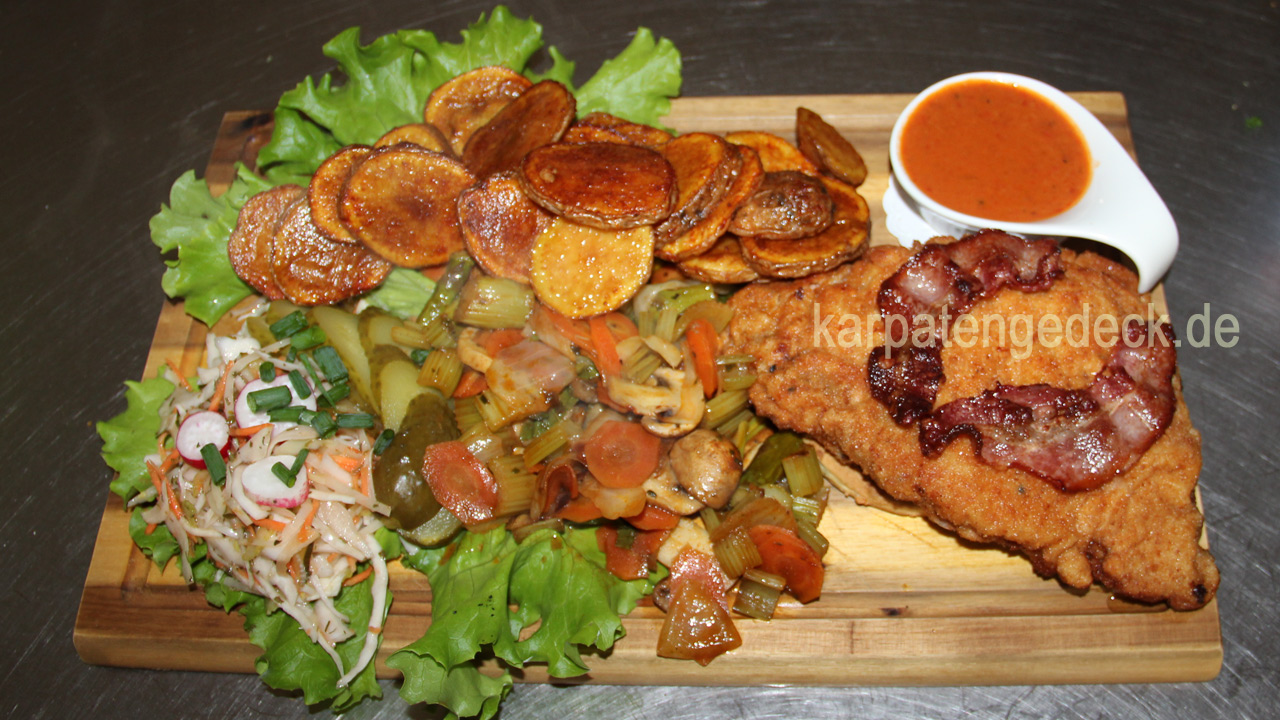 Karpatenschnitzel, Schnitzel, Karpaten, Gastronomie, Restaurant, Brimsenkäse, Slivovice Sauce,