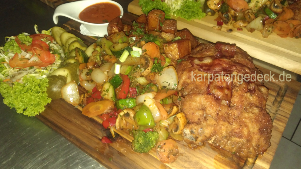 Karpatenschnitzel, Schnitzel, Karpaten, Gastronomie, Restaurant, Brimsenkäse, Slivovice Sauce,