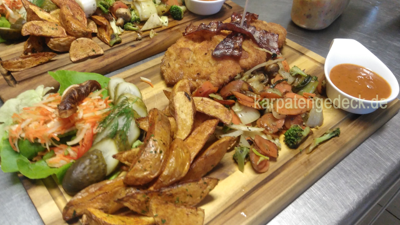 Karpatenschnitzel, Schnitzel, Karpaten, Gastronomie, Restaurant, Brimsenkäse, Slivovice Sauce,