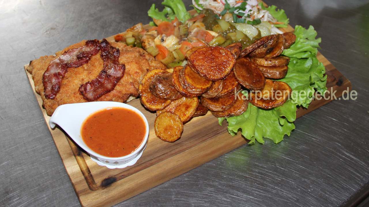 Karpatenschnitzel, Schnitzel, Karpaten, Gastronomie, Restaurant, Brimsenkäse, Slivovice Sauce,